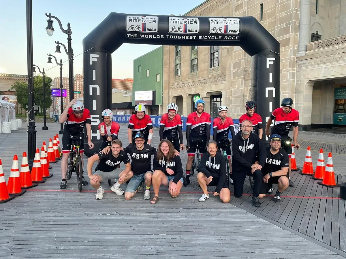 🙌 Cosa serve per vincere @raceacrossamerica come team di 8❓🤔