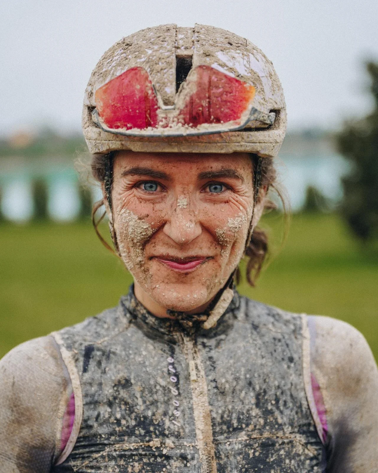 Valeria & Jil at @thehillsgravel race in Italy ⛰️🌧️