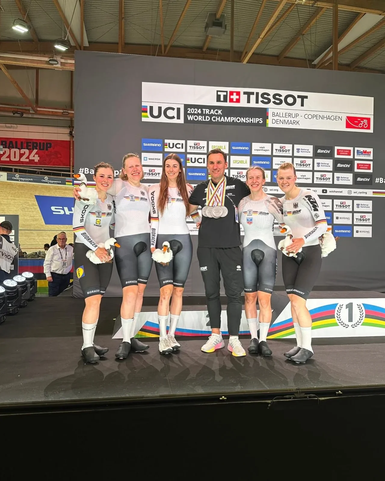 š„ Mieke vince lāargento nella inseguimento a squadre femminile! š„³