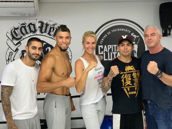 Johnny Walker finaliza camp para UFC 235 na academia de Ana Hickmann