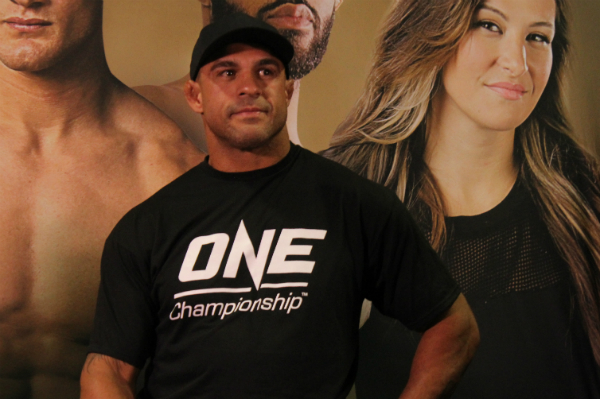 Belfort assina com ONE Championship, desafia Roy Jones Jr. e provoca Wanderlei Silva