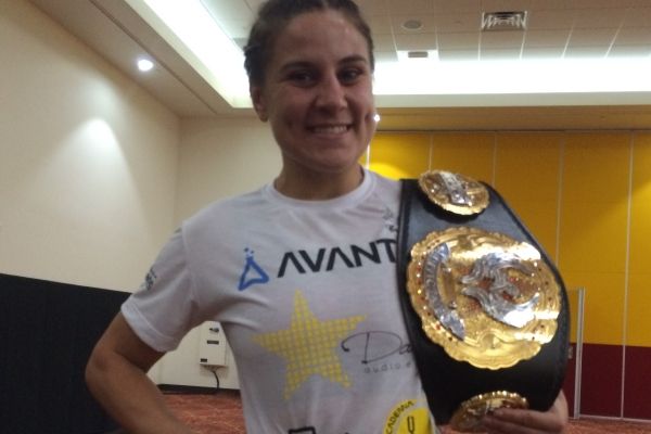 Rumo ao cinturão! Jennifer Maia encara Katlyn Chookagian no UFC Nova York