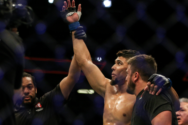 Johnny Walker minimiza lesão no ombro e pede por mais cinco lutas em 2019