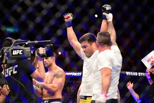 Machida planeja disputar títulos nos médios e meio-pesados caso vença Sonnen