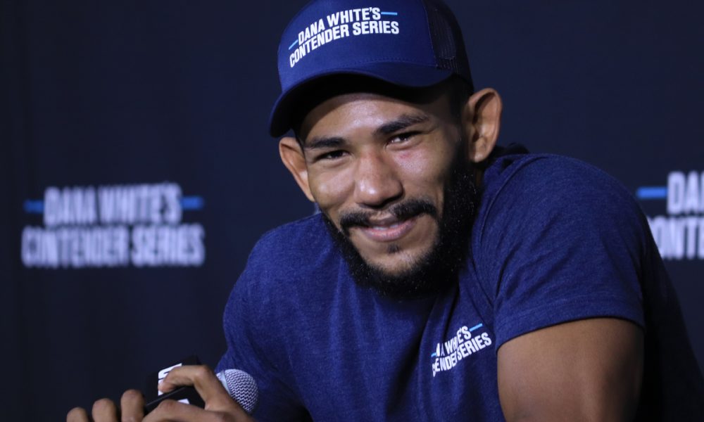 Rafael Alves celebra contrato no UFC e revela parceria com Colby Covington