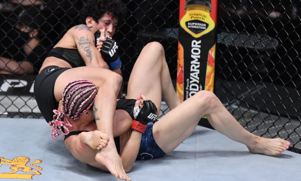 Virna Jandiroba dá show de jiu-jitsu e finaliza veterana do UFC no 1º round
