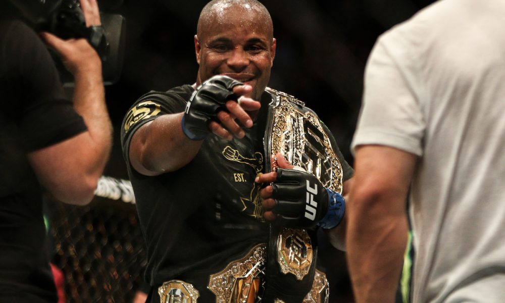 Cormier questiona poder de nocaute de Jon Jones em possível luta contra Miocic