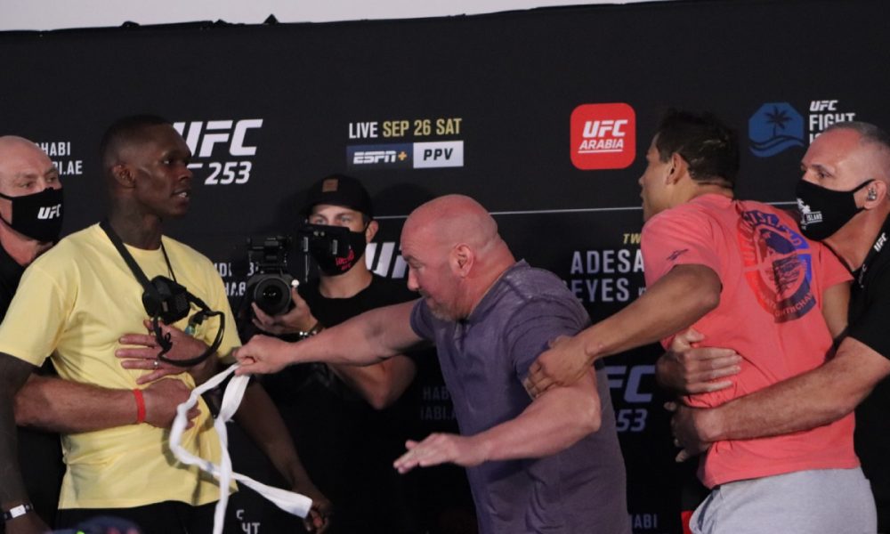 ‘Borrachinha’ provoca e Adesanya quase perde a linha em encarada do UFC 253