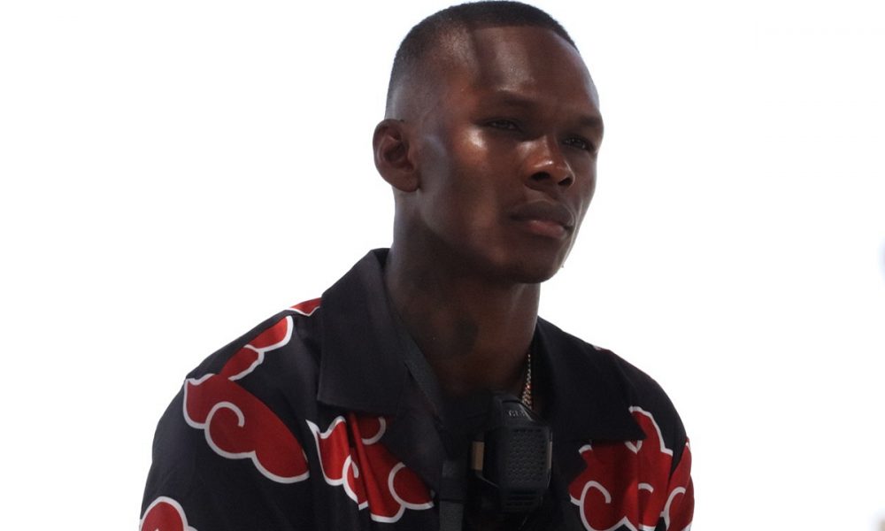 Israel Adesanya enaltece campeões africanos no UFC: ‘Imagem icônica’