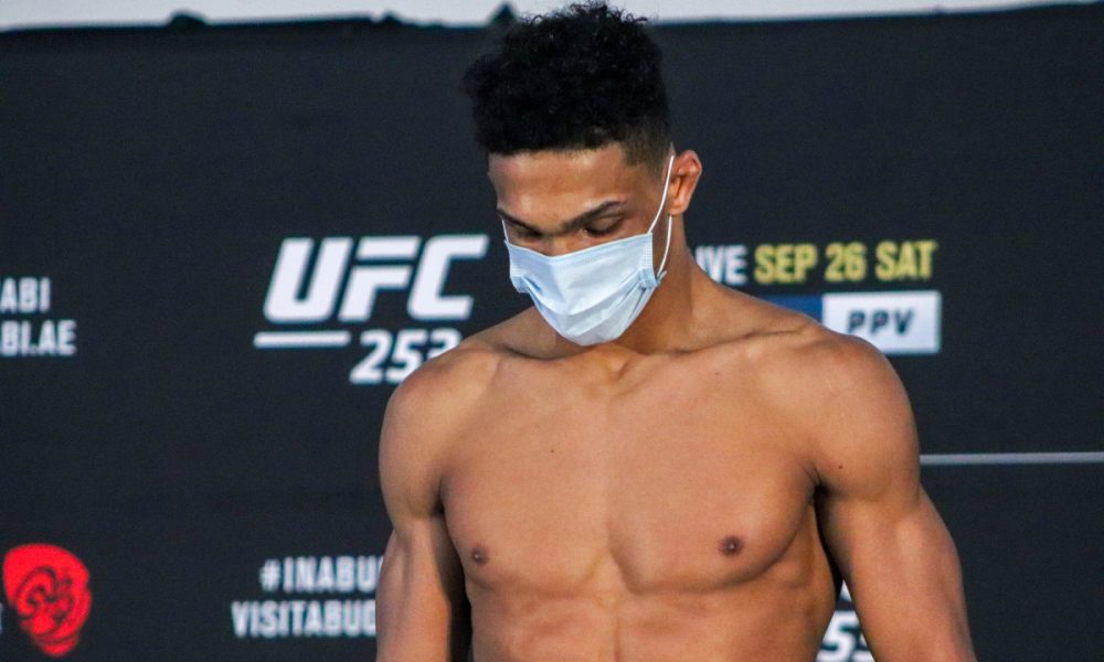 Alex Leko começa melhor, cansa e deixa vitória escapar no UFC 253