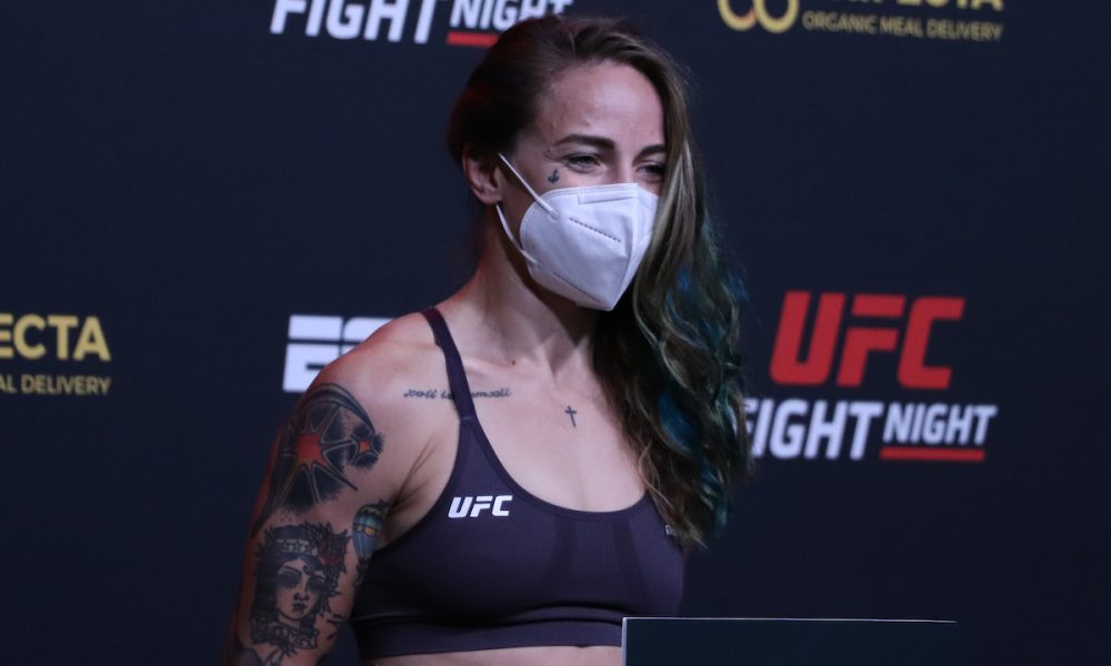 Lutadora do UFC revela drama financeiro um dia após vitória no octógono