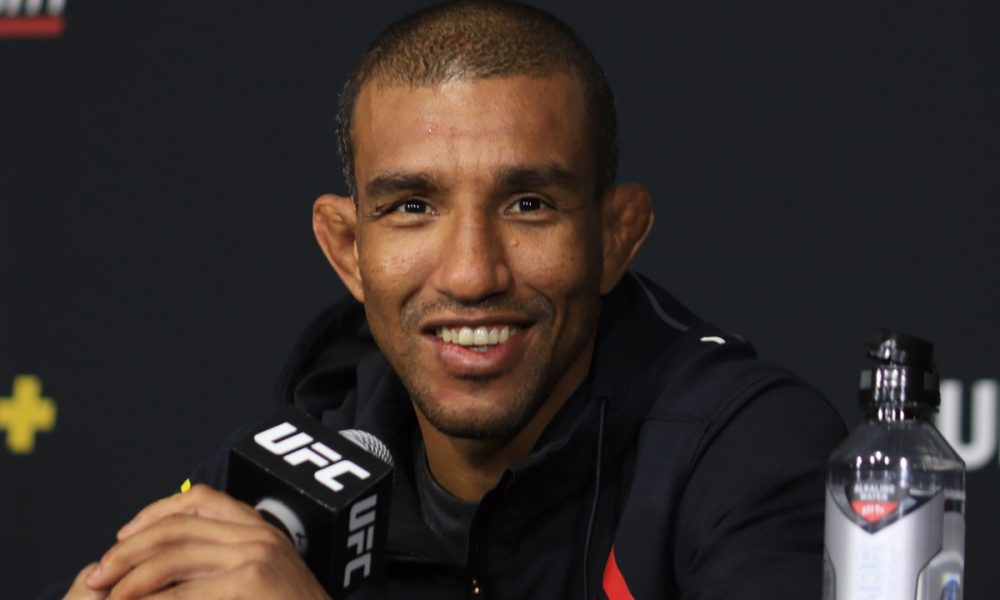De olho no top-15 dos galos, Raoni Barcelos enfrenta veterano russo no UFC, diz site
