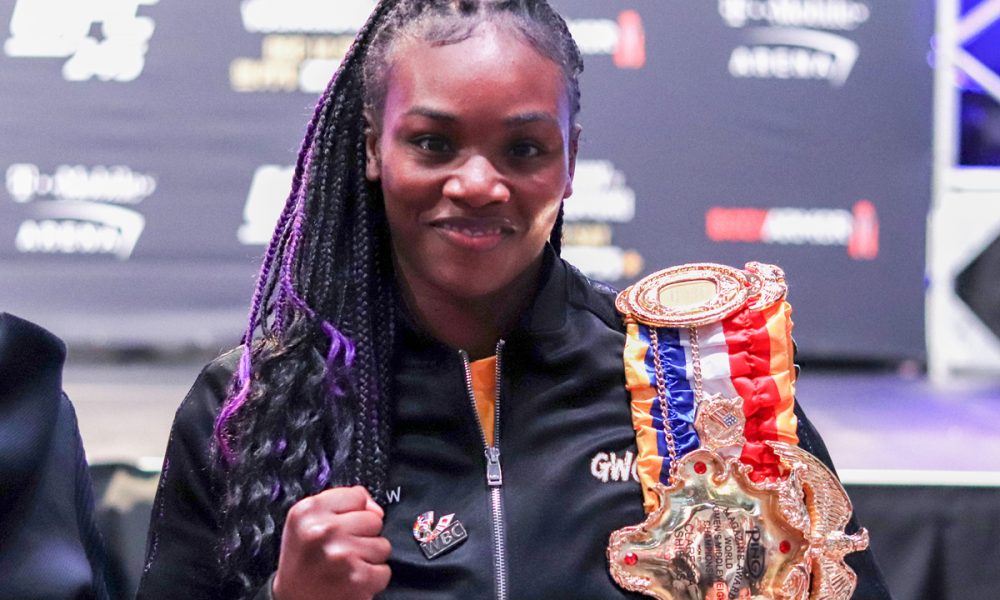 Em sua estreia no MMA, Claressa Shields supera início complicado e vence no PFL