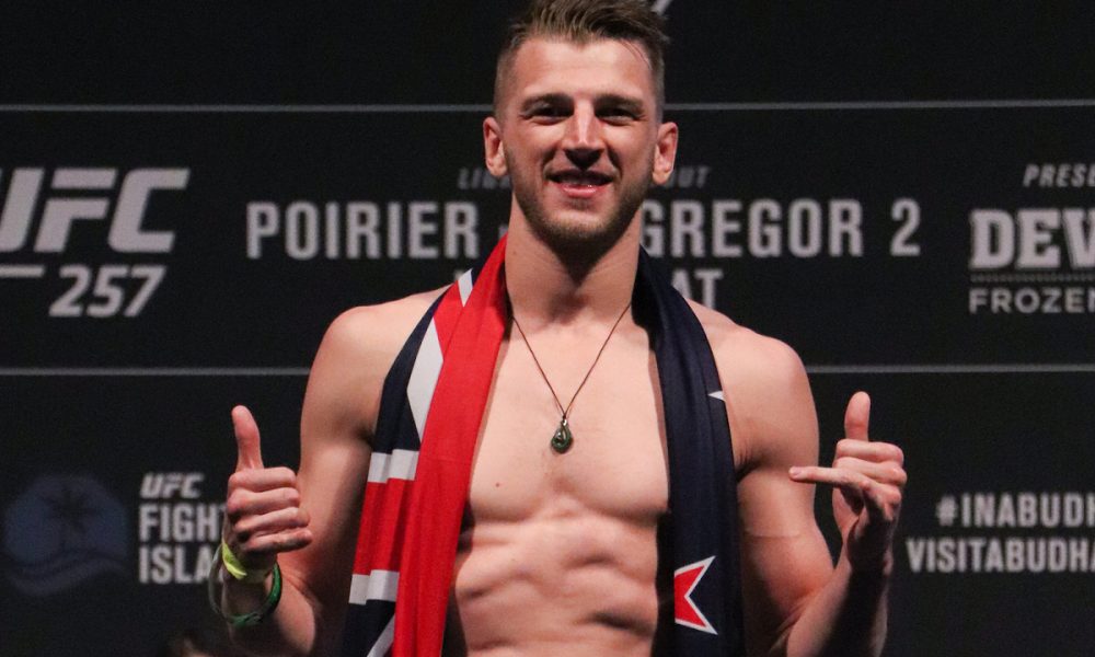 Lutador do UFC encara mais de um mês de quarentena para rever família na Nova Zelândia