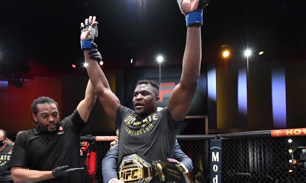 Treinador sugere Ngannou vs Jones como desfecho após criação de título interino