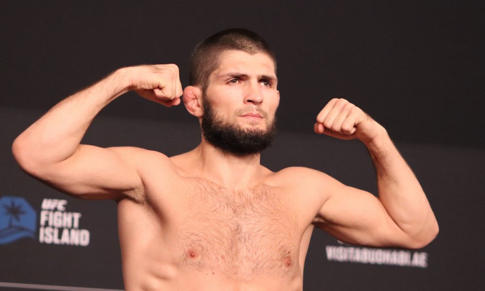 Agente revela que Khabib recusou mais de R$ 500 milhões para encarar Mayweather
