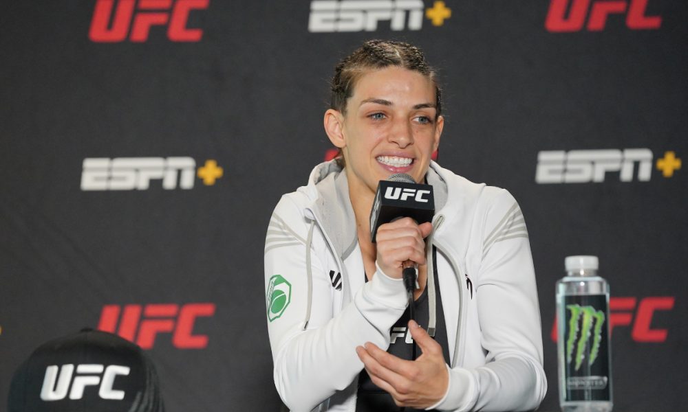 Mackenzie Dern analisa vitória quase perfeita no UFC e comemora ‘novo shape’