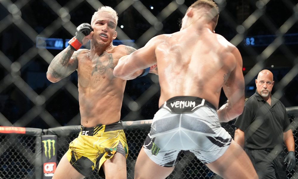 É campeão! Charles ‘Do Bronx’ faz história e nocauteia Chandler no UFC 262