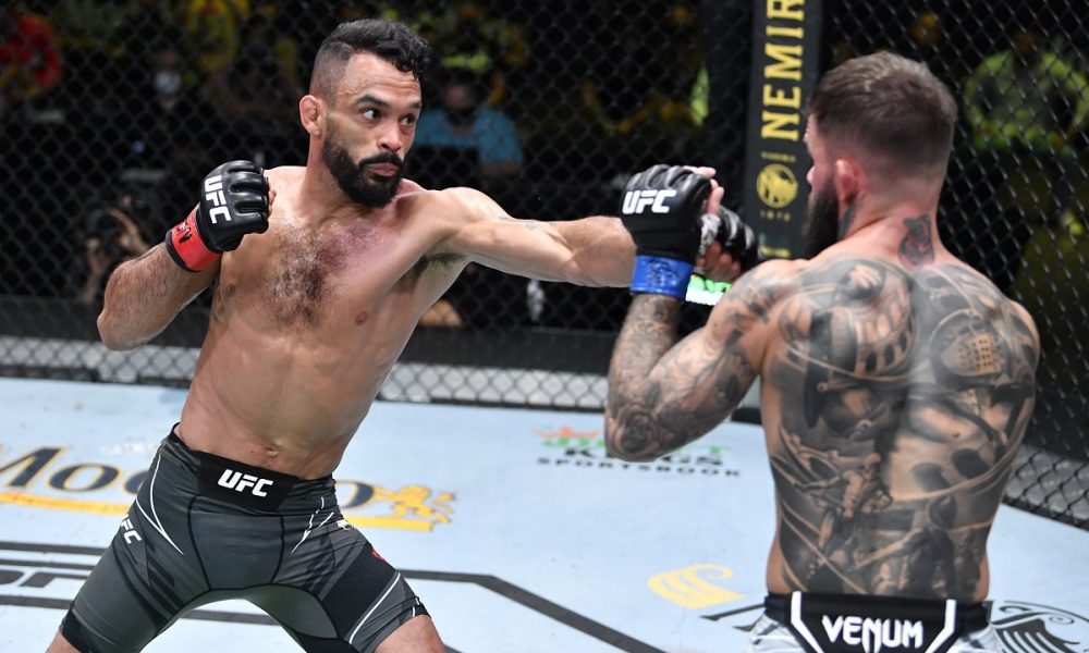 Para manter boa fase no UFC, Font pede duelo contra Yan: “É uma luta emocionante”