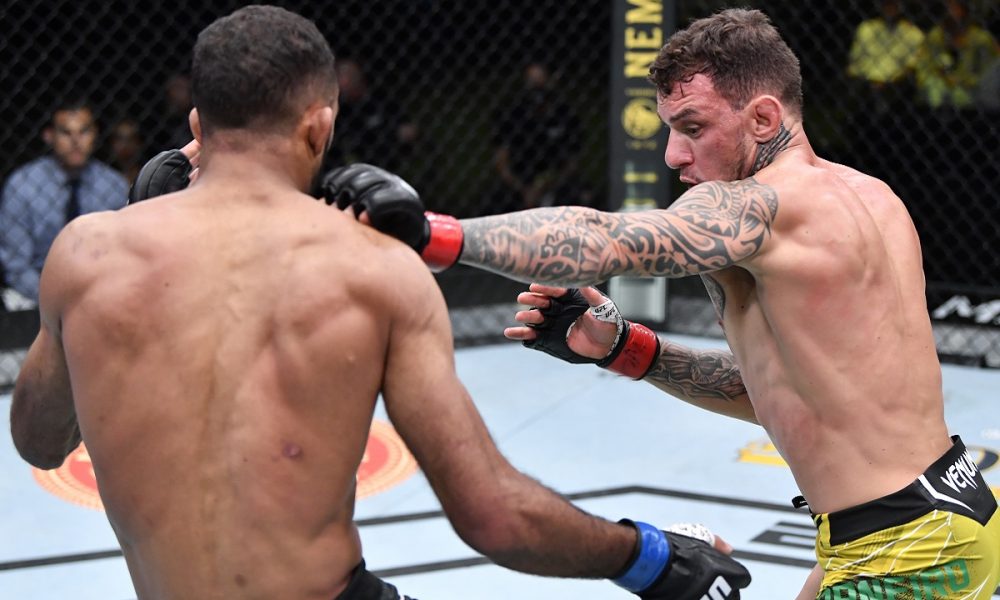 Renato ‘Moicano’ faz bela atuação e finaliza Jai Herbert no UFC Vegas 30