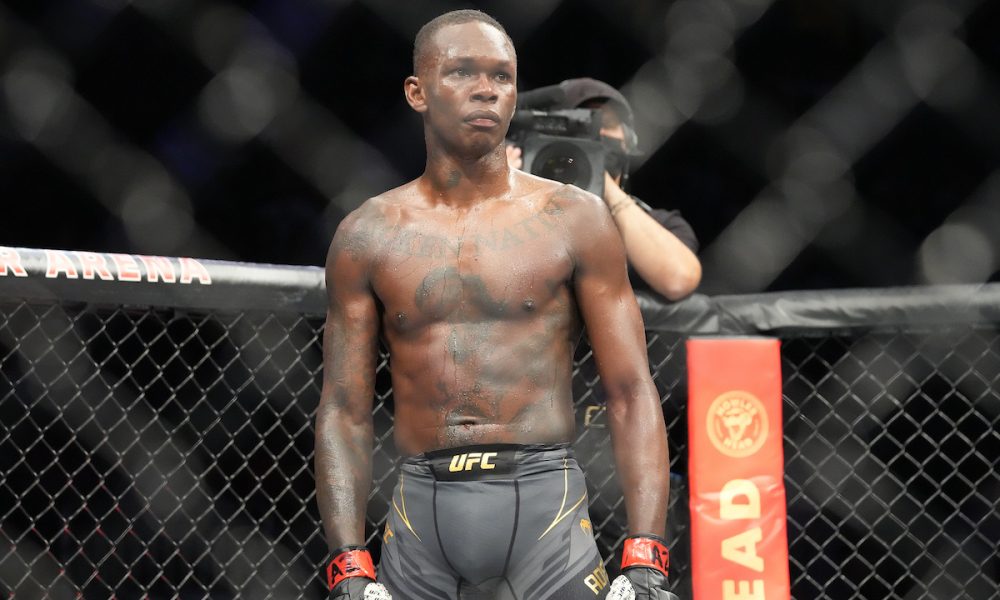 Adesanya dedica vitória no UFC 263 a companheiro de equipe morto na Nova Zelândia