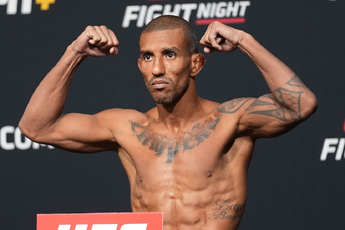 Raoni Barcelos passa com sucesso por pesagem no UFC