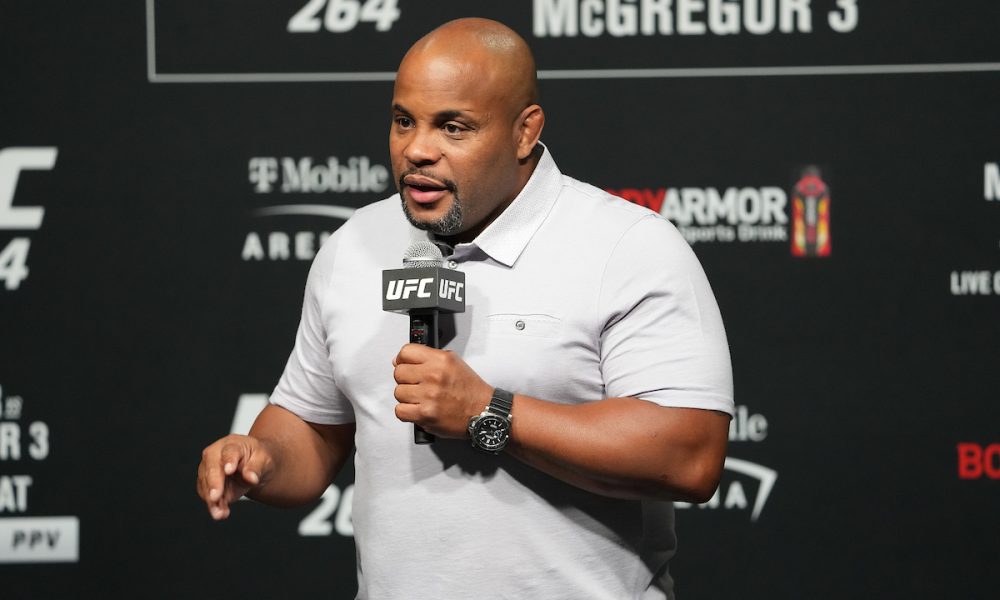 Cormier alerta para o perigo que Lewis representa no peso-pesado do UFC