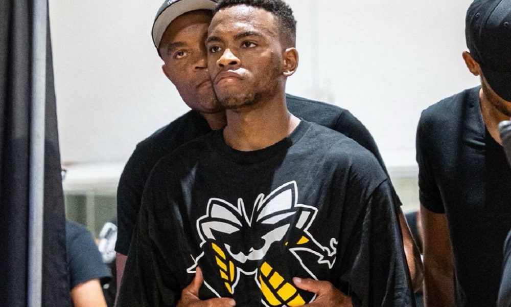 Filho de Anderson Silva, Kalyl estreia com vitória por nocaute no boxe profissional; veja