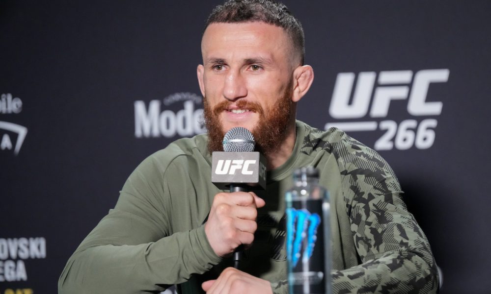 Parceiro de treino agradece Sterling por oferecer vagar cinturão a seu favor