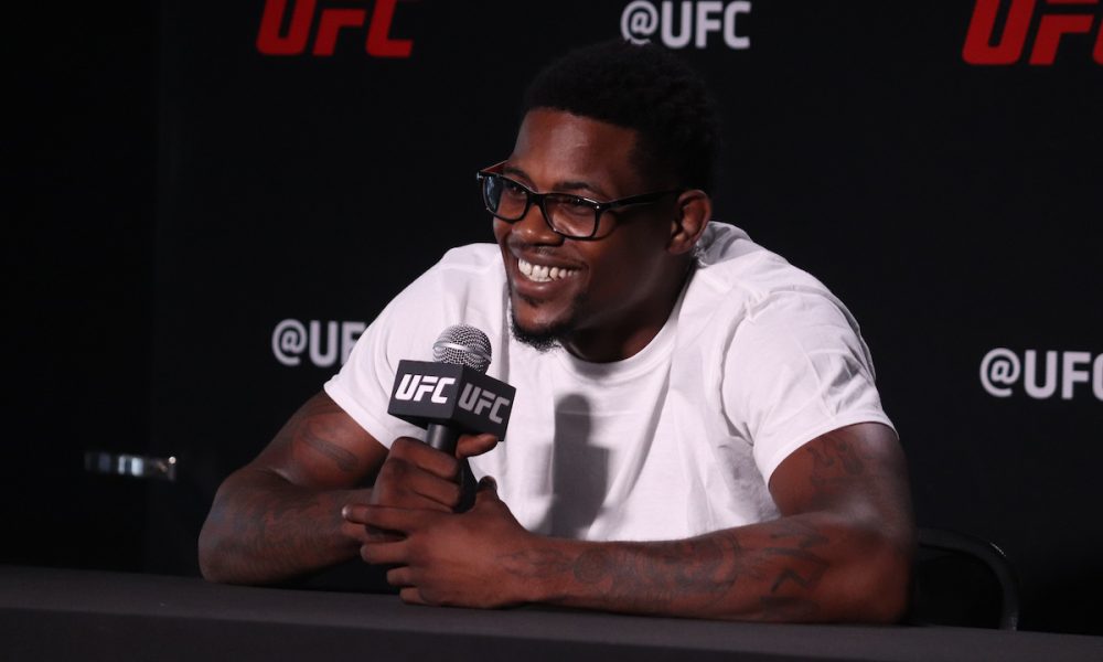 Kevin Holland imobiliza ladrão de carro e impede assalto nos Estados Unidos; veja