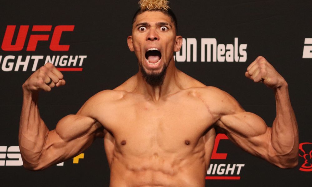 Johnny Walker aprova sparring com Strickland e cogita treinos com Ngannou