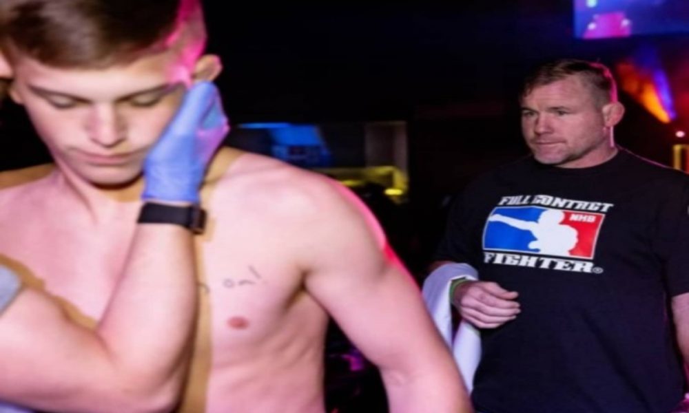 Pai coruja! Lenda do UFC comemora estreia do filho no MMA