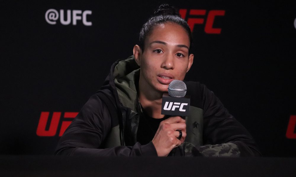 Bisping insinua que Taila Santos lançou ‘armadilha’ para enganar Valentina Shevchenko