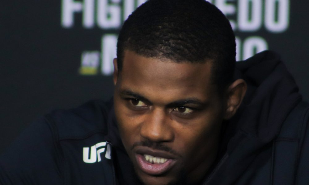 Kevin Holland aceita desafio feito por hater e finaliza luta em segundos; veja