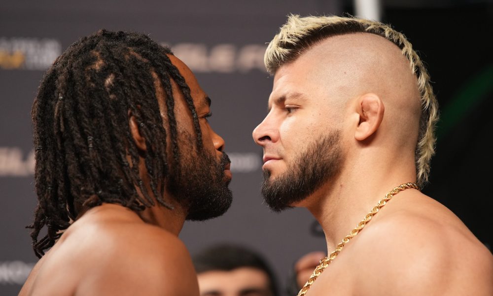 Gabriel Checco passa pela balança e confirma luta com ex-campeão do UFC