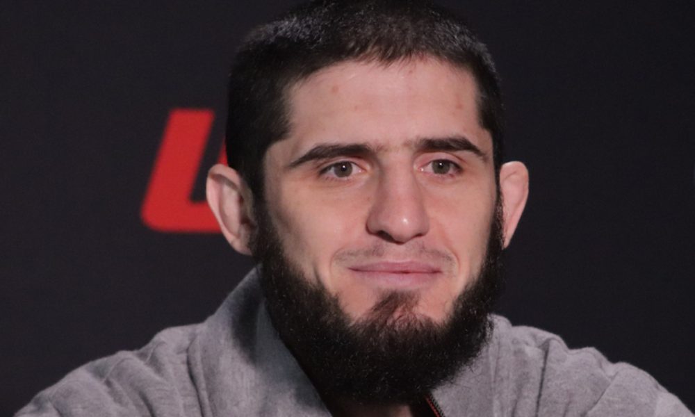 Cormier classifica atuação de Makhachev sobre Charles como uma das mais dominantes