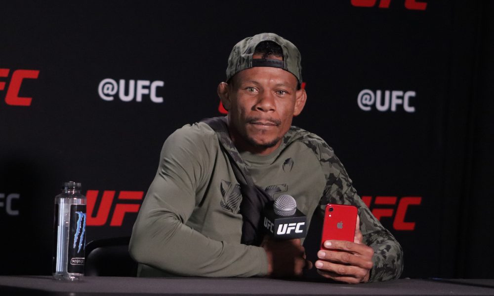 Em má fase, Alex ‘Cowboy’ reconhece situação delicada no UFC: “Preciso da vitória”