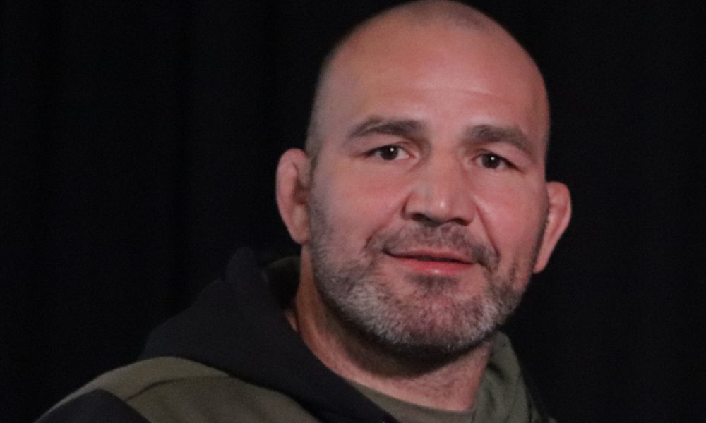 Glover Teixeira descarta aposentadoria após disputa de título no UFC Rio