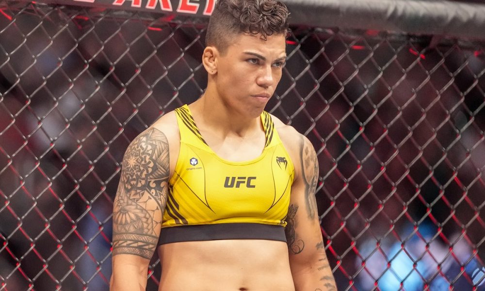 Jéssica Bate-Estaca é finalizada por Jasmine Jasudavicius e perde a 2ª seguida no UFC
