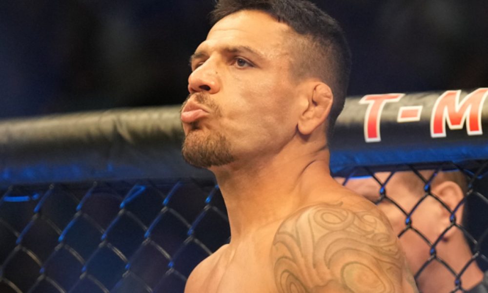 Dos Anjos defende ‘Do Bronx’ e provoca Makhachev: “Único com medo é você”