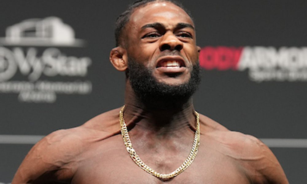 Ex-campeão, Sterling relembra cortes de peso desgastantes nos galos: “Morrendo por dentro”