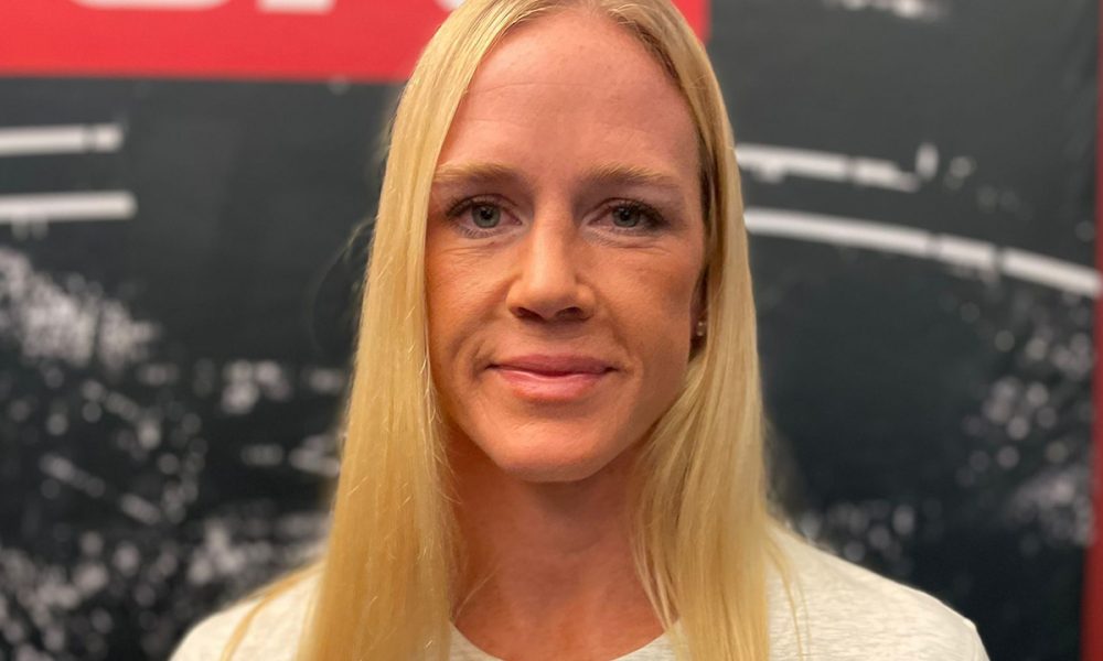 Ex-campeã do UFC, Holly Holm é introduzida no Hall da Fama do boxe