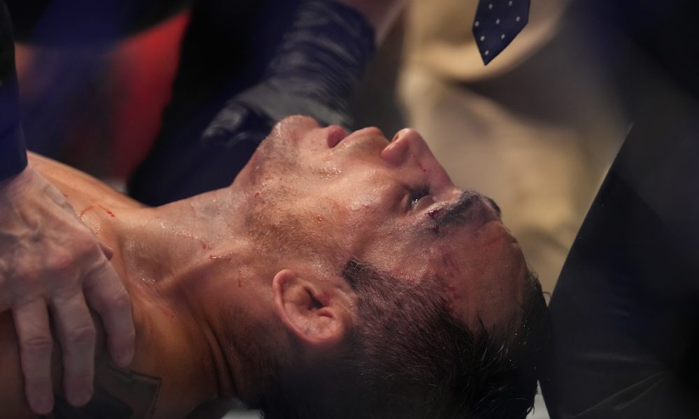 Tony Ferguson recebe 60 dias de suspensão médica após sofrer nocaute brutal no UFC