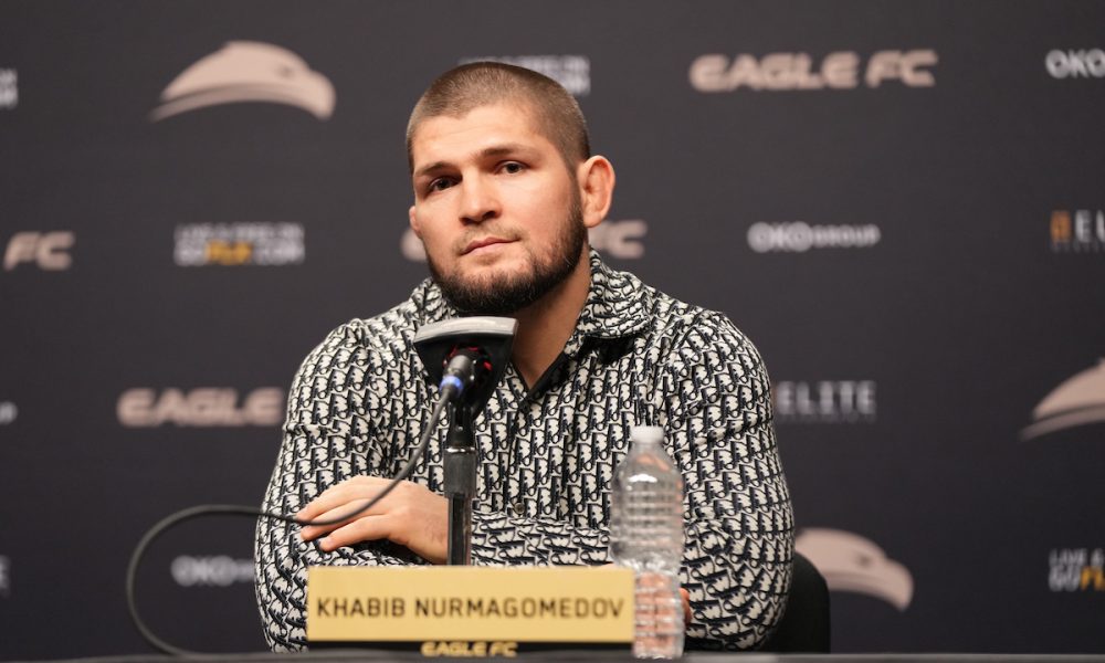 Khabib encontra presidente do Bellator e aumenta rumor sobre lutas entre franquias
