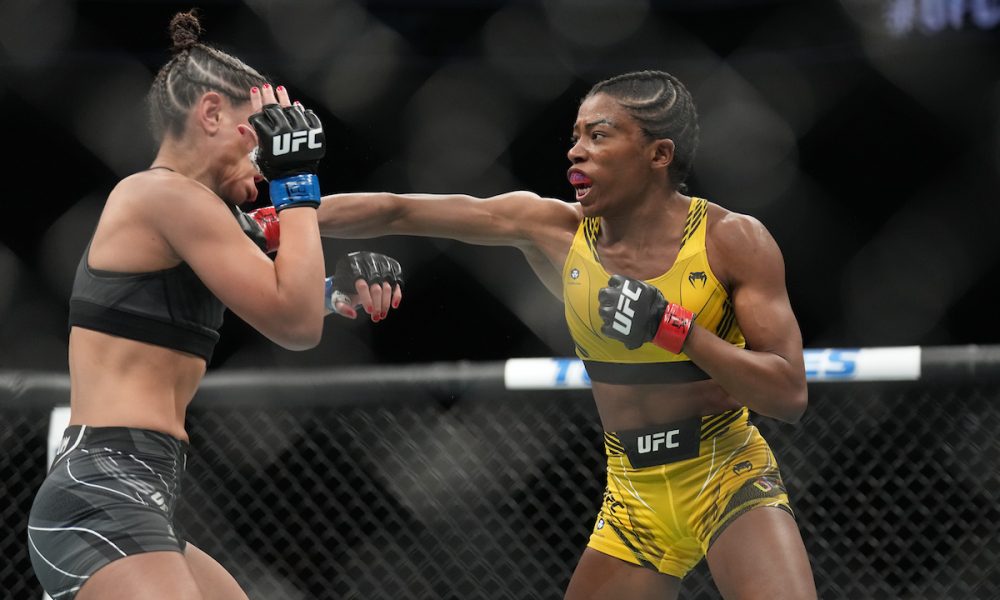 Anitta destaca vitória de penetra de sua festa no UFC e brinca com a lutadora