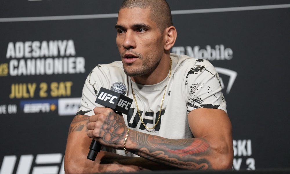 ‘Poatan’ afirma que Adesanya evitou luta e foi forçado a aceitar combate no UFC