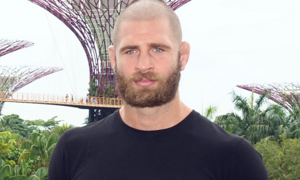 Prochazka admite exagero em brincadeira na luta contra Glover e promete mudanças