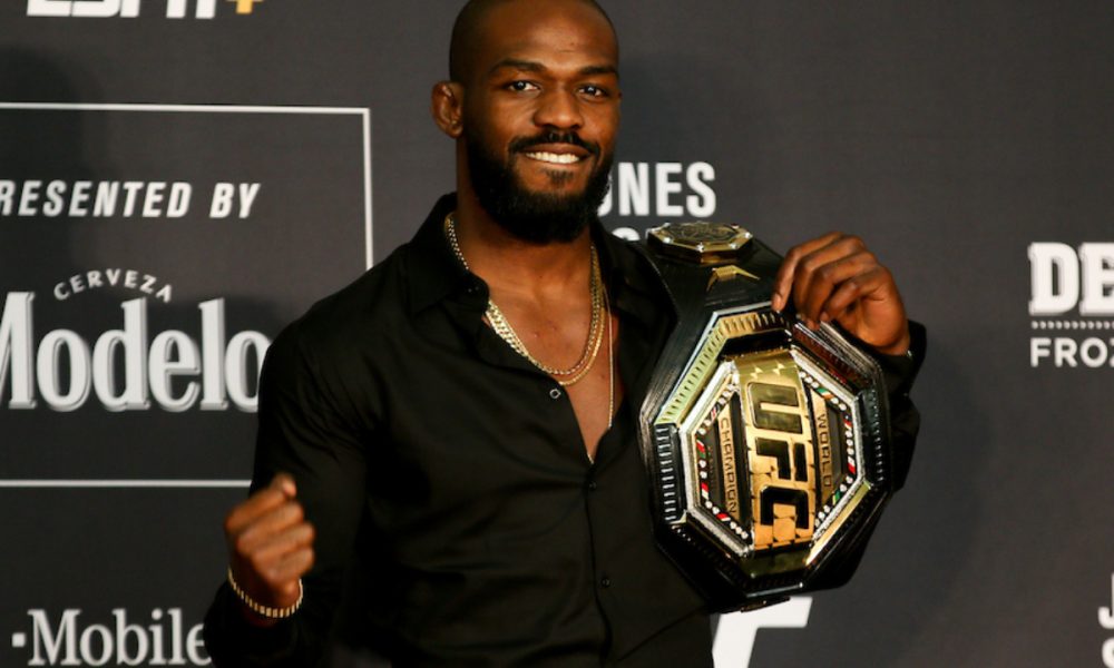 Comentarista do UFC elege Jon Jones como o melhor da história do MMA