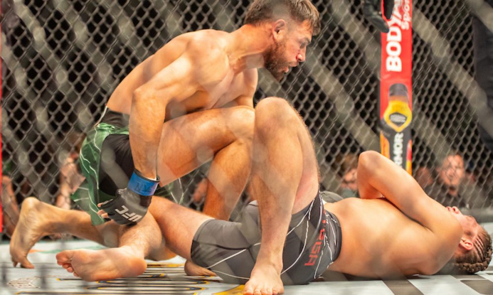 Yair Rodriguez vence Brian Ortega em luta com desfecho frustrante