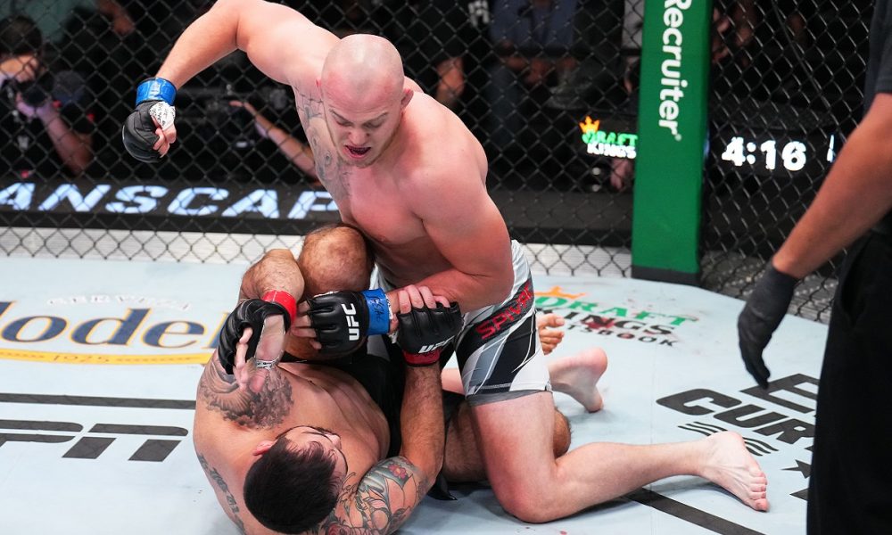 Sakai é dominado por Spivak e acumula quarta derrota seguida no UFC